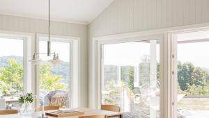 stue sommerhus nyfeltogstrand_interiørarkitekter_sommerhus_03.jpg