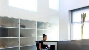 Resepsjon i dobbelthøyt rom