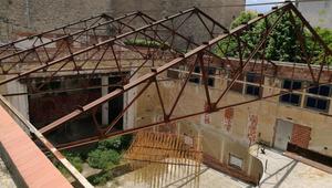 Antic Cinema Modern er en gammel kino som brant i 1988 og som ligger midt i hjertet av gamlebyen i Girona, nord for Barcelona