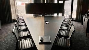 Konferansebord i linoleum og finer