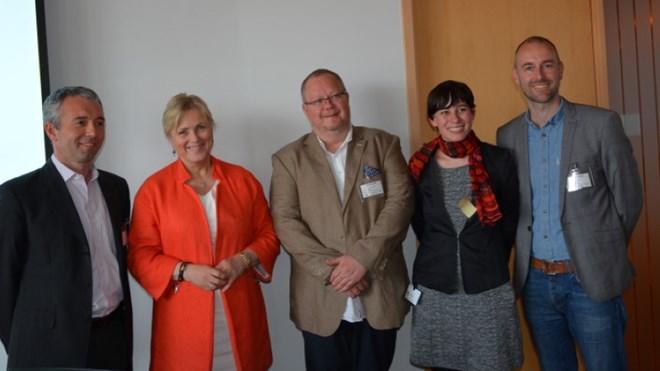 Kulturminister Widvey mottok fotoskatt på vegne av det norske folk